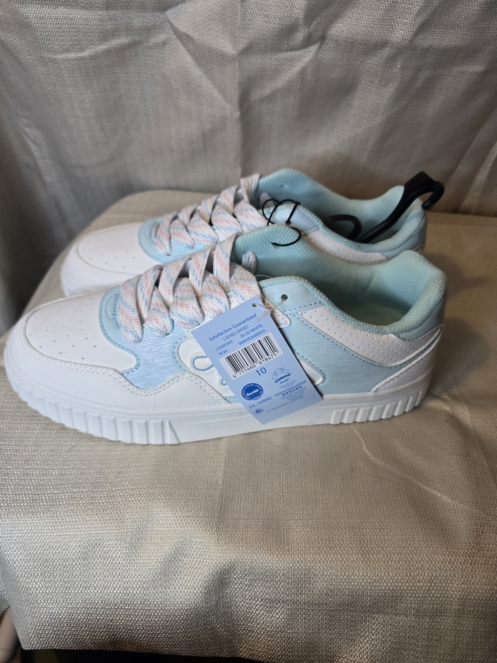 Cinnamoroll Sanrio Women’s Sneakers Size 10 Blue White Casual Court Shoes NWT